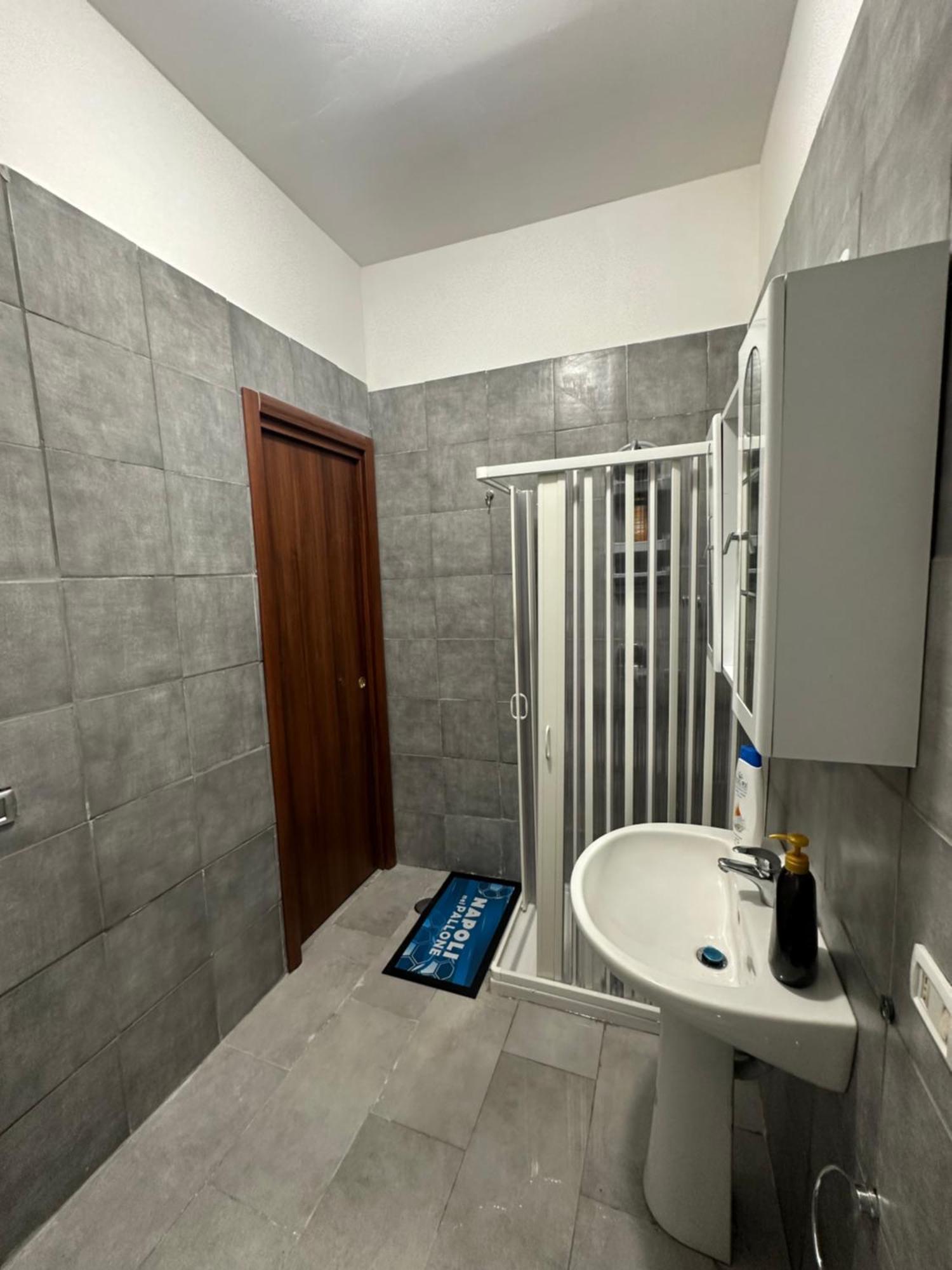 Holiday House Clara&Vincenzo Наполи Екстериор снимка