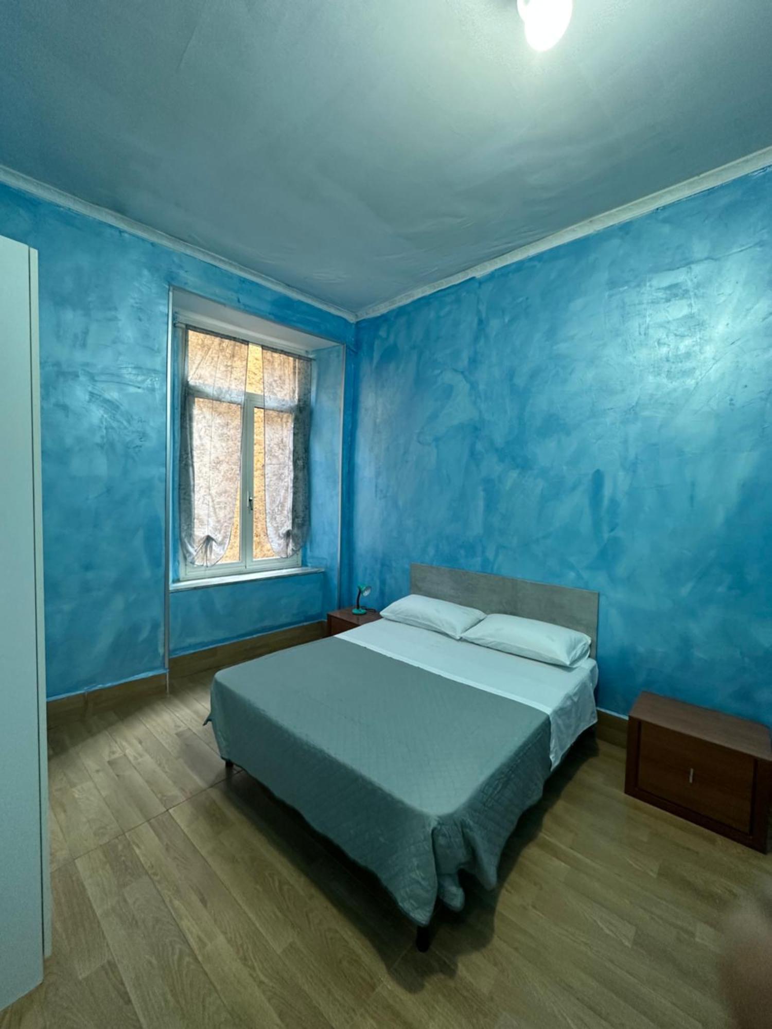 Holiday House Clara&Vincenzo Наполи Екстериор снимка