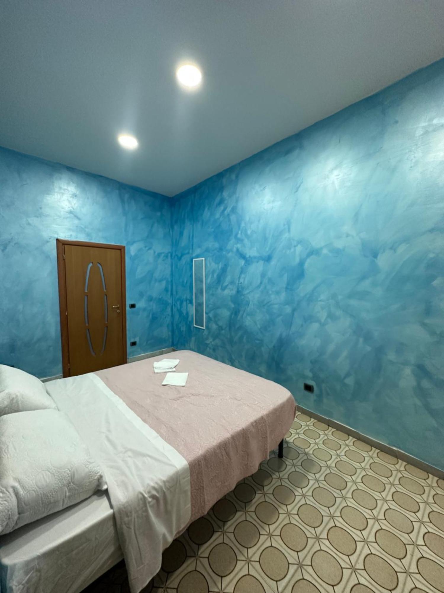 Holiday House Clara&Vincenzo Наполи Екстериор снимка