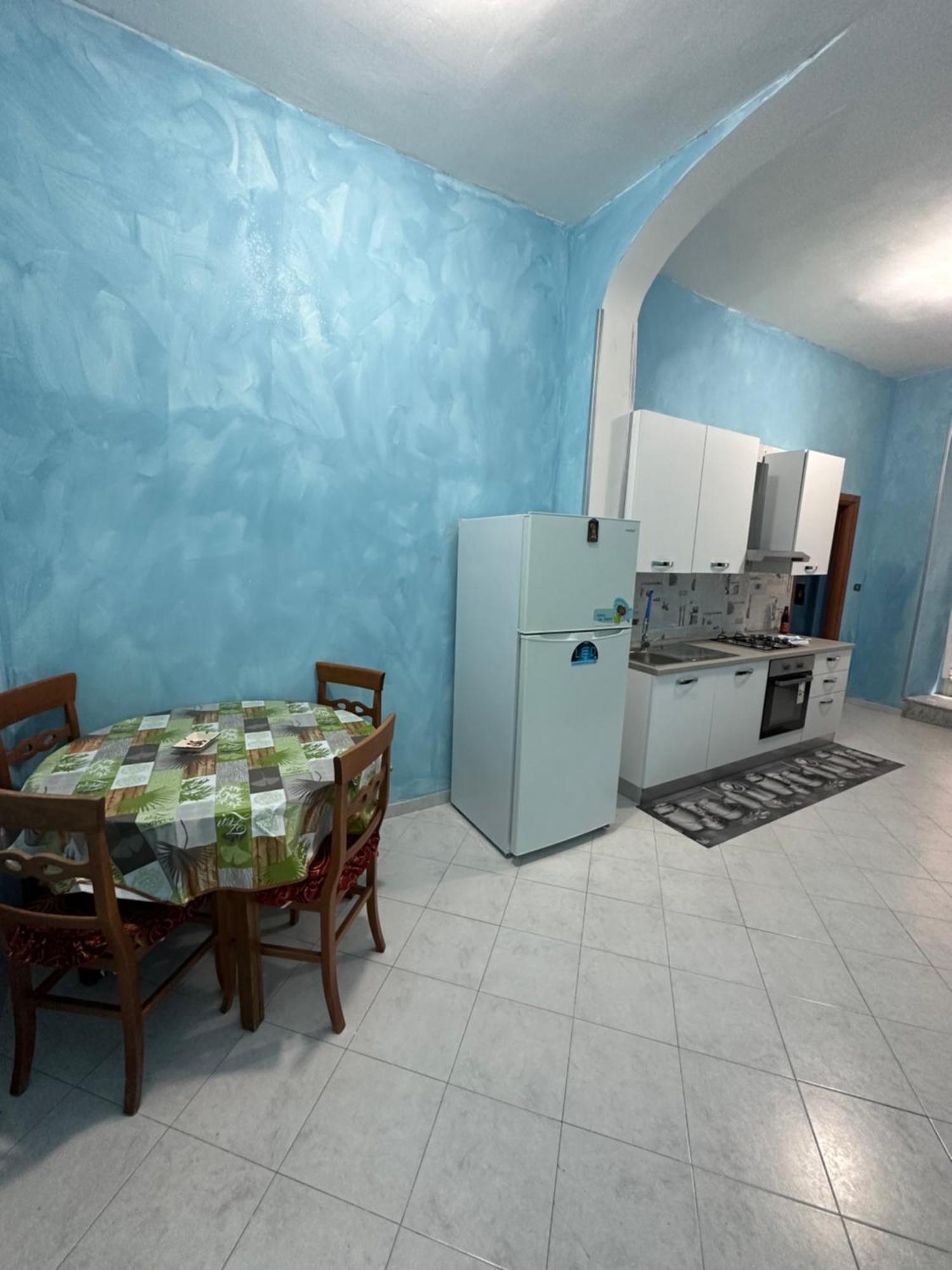Holiday House Clara&Vincenzo Наполи Екстериор снимка