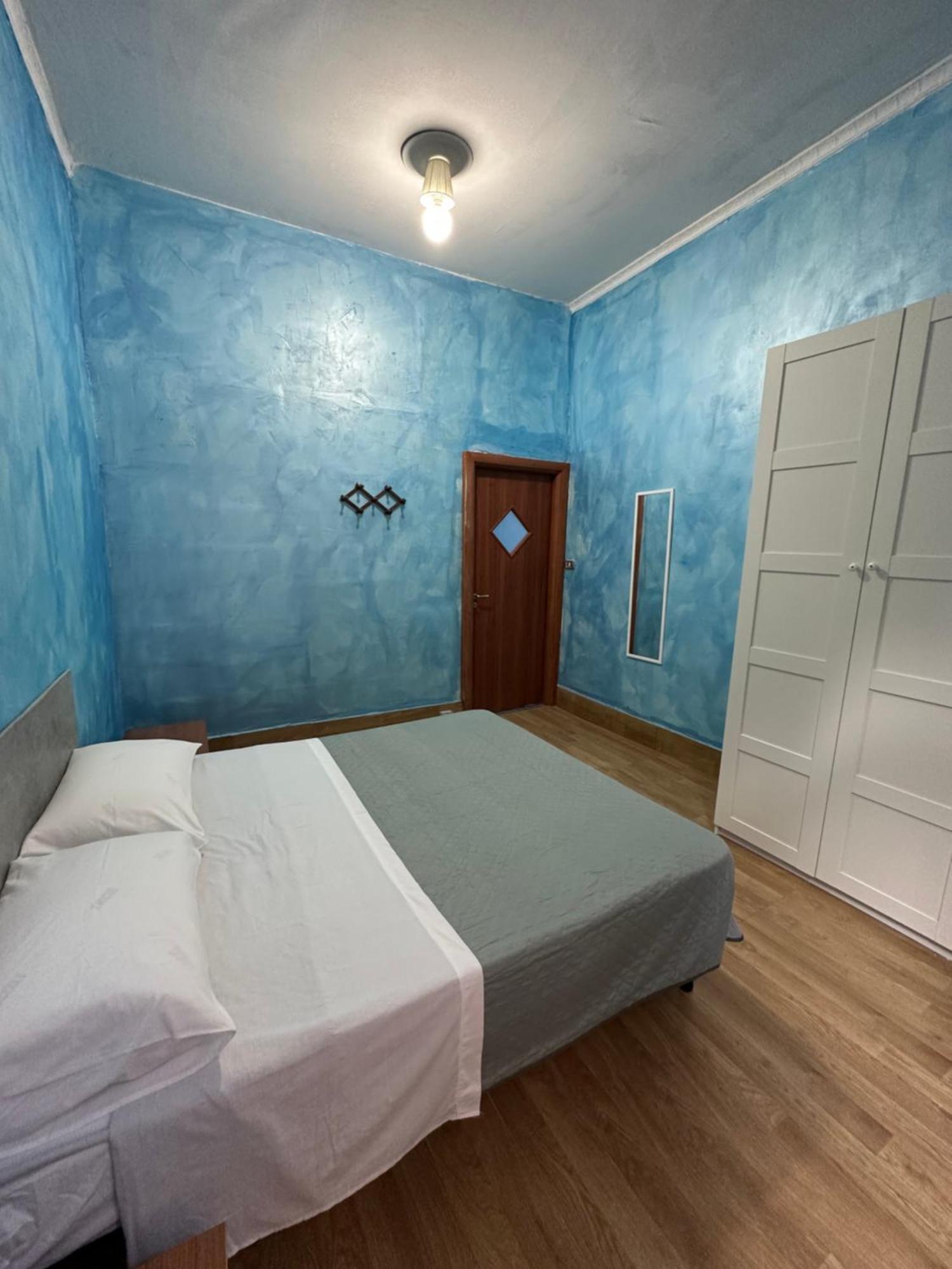 Holiday House Clara&Vincenzo Наполи Екстериор снимка