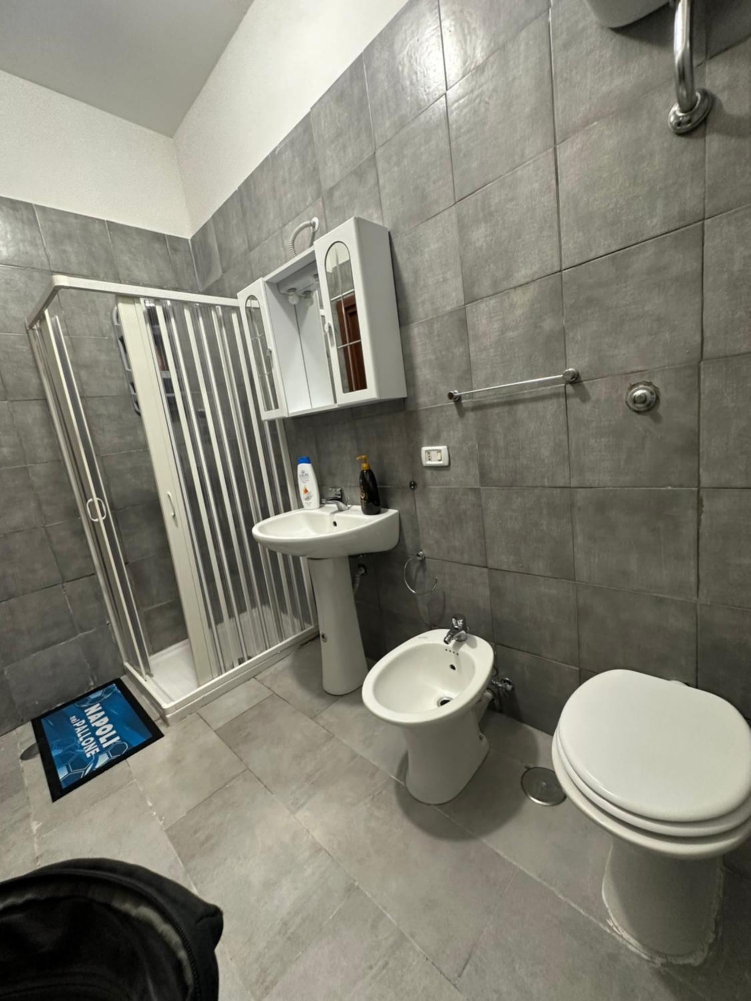 Holiday House Clara&Vincenzo Наполи Екстериор снимка