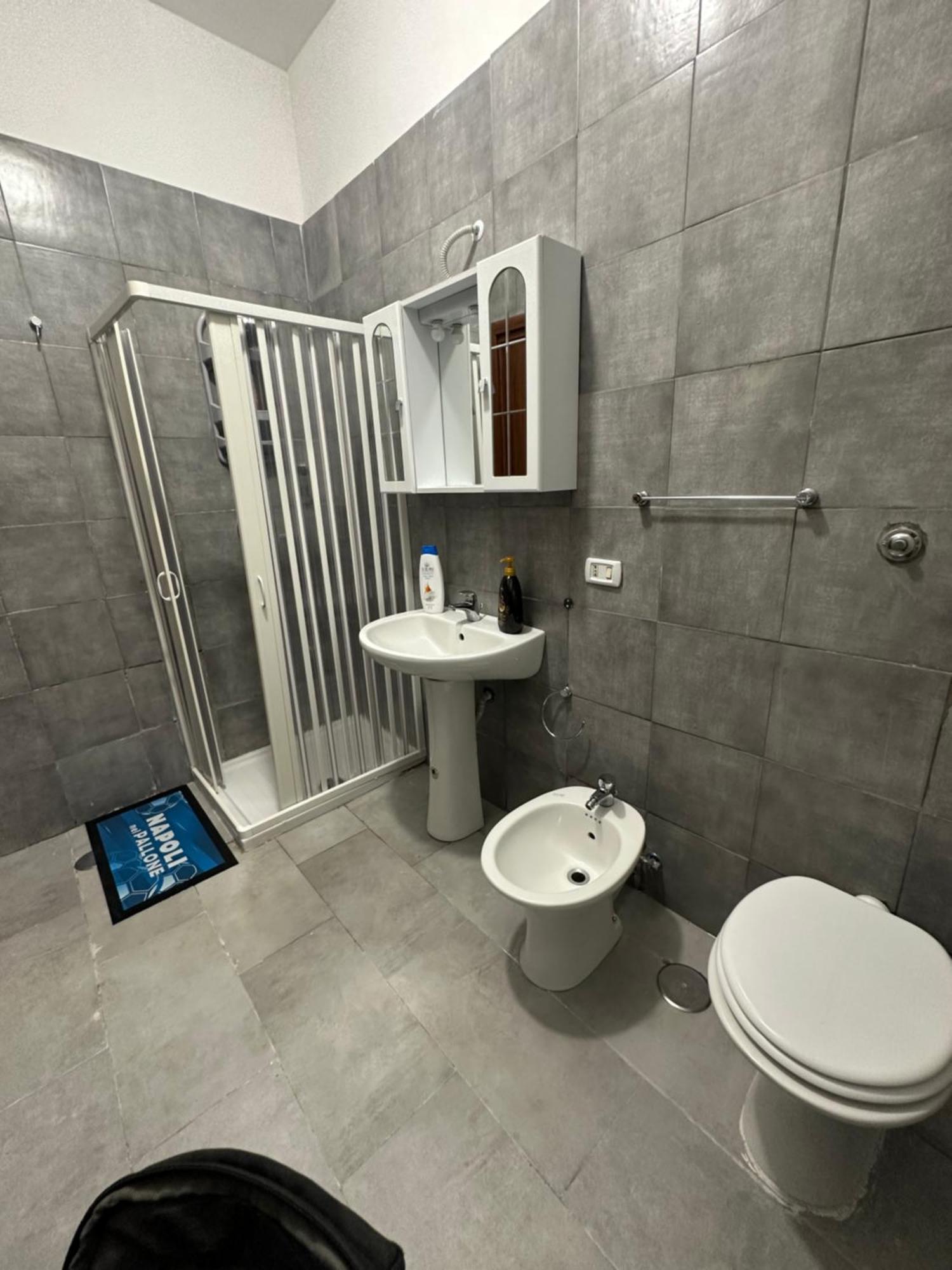 Holiday House Clara&Vincenzo Наполи Екстериор снимка